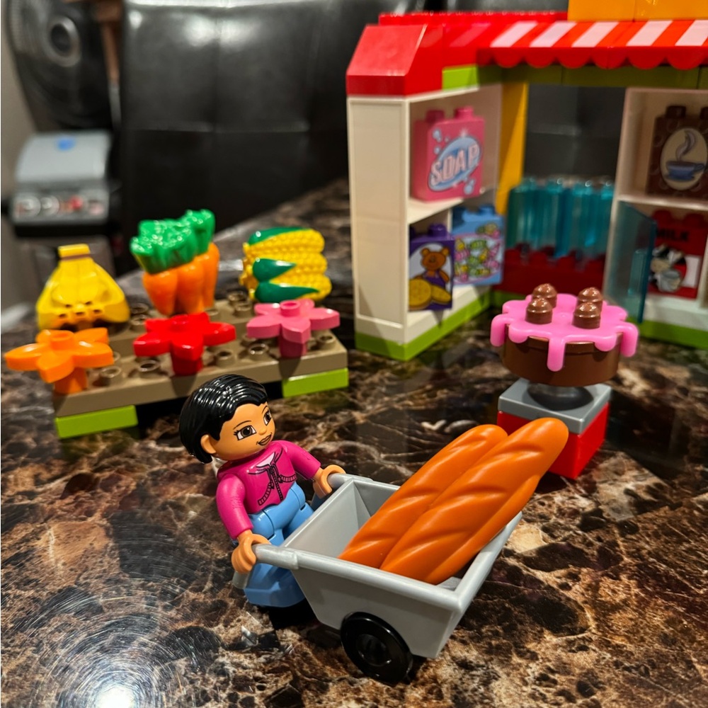 Lego Duplo 63 PC Supermarket #5604 - Picture 8 of 16